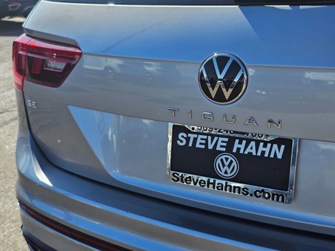 Used 2022 Volkswagen Tiguan SE R-Line image 15