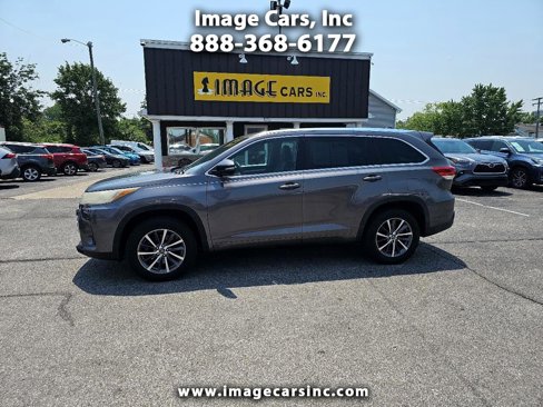 Used 2018 Toyota Highlander XLE image 1