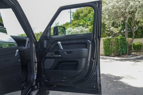 Used 2023 Land Rover Defender 110 image 34