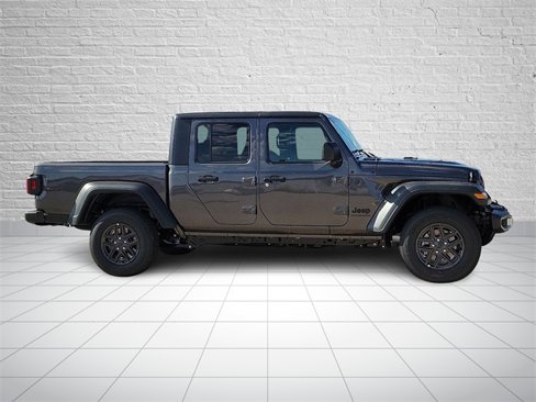 New 2025 Jeep Gladiator Sport image 5