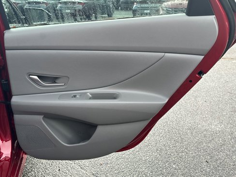 Certified 2025 Hyundai Elantra SEL image 16