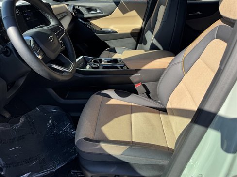 Used 2025 Chevrolet Equinox ACTIV w/ Safety and Technology Package image 10