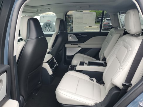 New 2025 Lincoln Aviator Reserve w/ Equipment Group 201A image 24