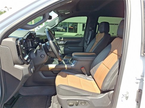 Used 2024 Chevrolet Silverado 1500 High Country w/ Technology Package image 10