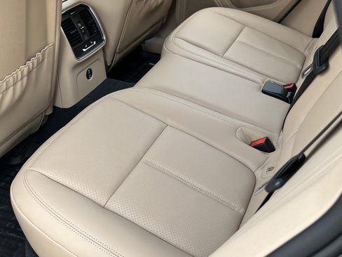 New 2026 Porsche Macan image 19