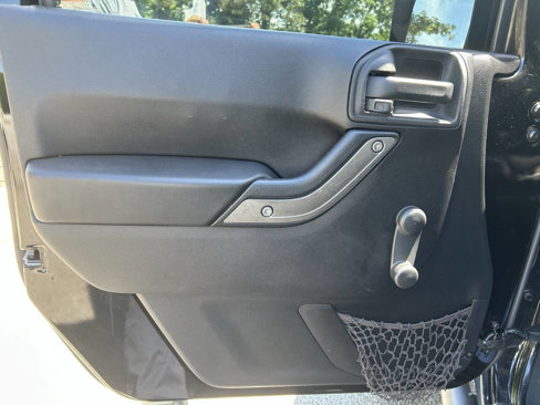 Used 2015 Jeep Wrangler Unlimited Sport image 16