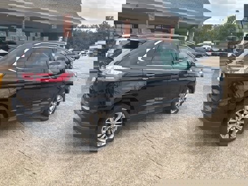 Certified 2024 Ford Edge Titanium image 5