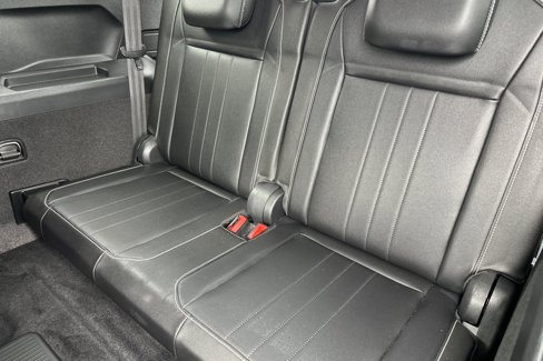 Used 2022 Volkswagen Tiguan SE image 16