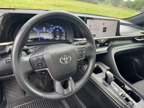 Used 2023 Toyota Crown XLE image 30