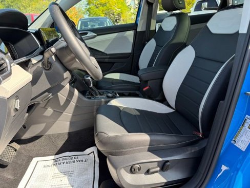 Certified 2025 Volkswagen Taos SEL image 22