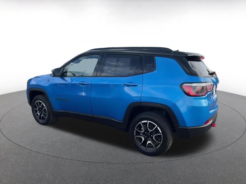 Used 2025 Jeep Compass Trailhawk image 10