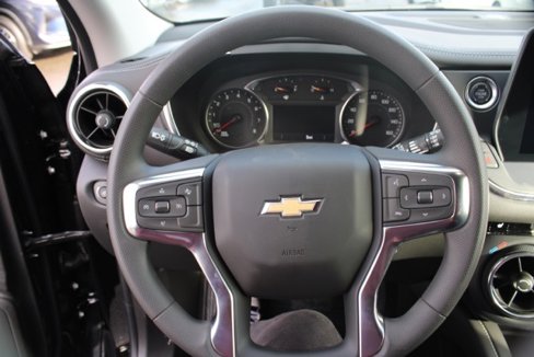 New 2025 Chevrolet Blazer LT w/ Midnight/Sport Edition image 13