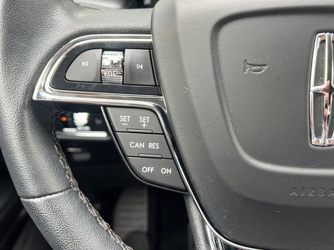 Used 2022 Lincoln Nautilus AWD w/ Premium Package image 23