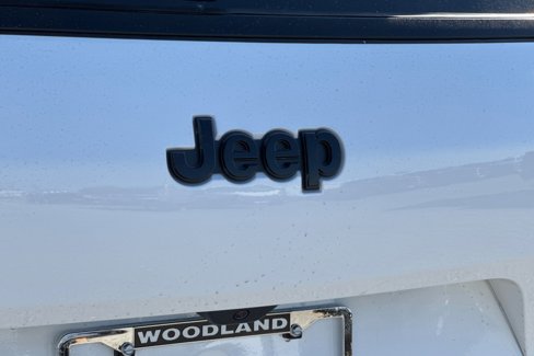 New 2025 Jeep Grand Cherokee L Altitude image 26