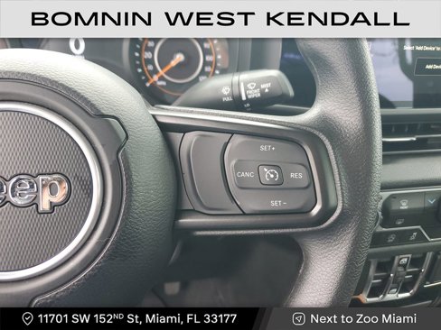 Used 2025 Jeep Gladiator Sport image 20
