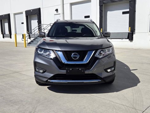 Used 2018 Nissan Rogue SL image 2