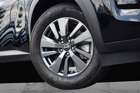 Certified 2024 Nissan Pathfinder SV image 3