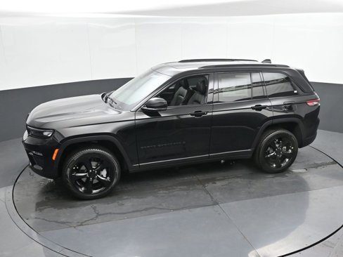 New 2025 Jeep Grand Cherokee Limited image 35