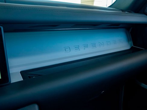 New 2024 Land Rover Defender 90 X-Dynamic SE image 47