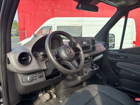 Used 2019 Mercedes-Benz Sprinter 170 Cargo image 12
