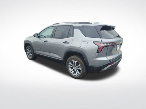 Used 2025 Chevrolet Equinox LT w/ Convenience Package II image 3