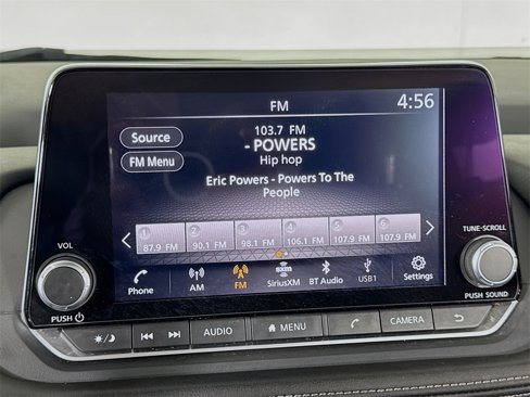 Used 2024 Nissan Rogue SV image 39