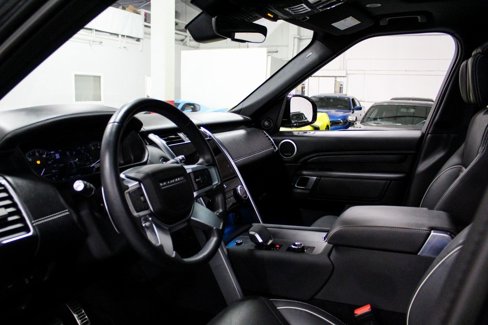 Used 2023 Land Rover Discovery HSE R-Dynamic image 9