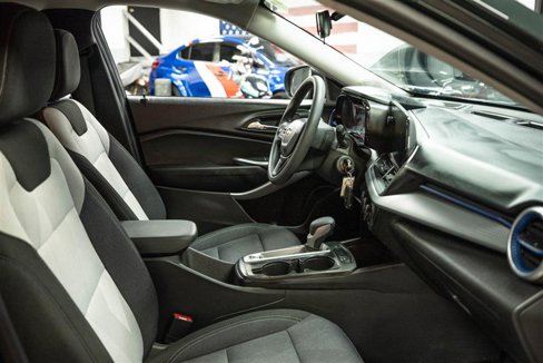 Used 2025 Chevrolet Trax LS image 12