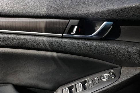 Used 2018 Honda Accord Sport image 44