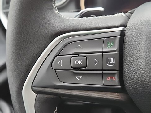 New 2025 Jeep Grand Cherokee L Altitude image 12
