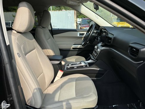 Used 2022 Ford Explorer XLT image 29