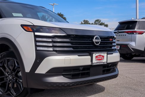New 2026 Nissan Kicks SR image 3