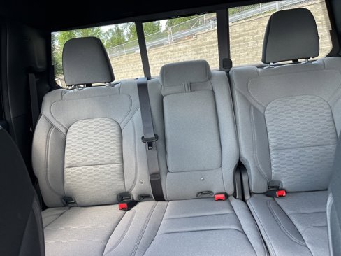 New 2026 RAM 1500 4x4 Crew Cab image 27