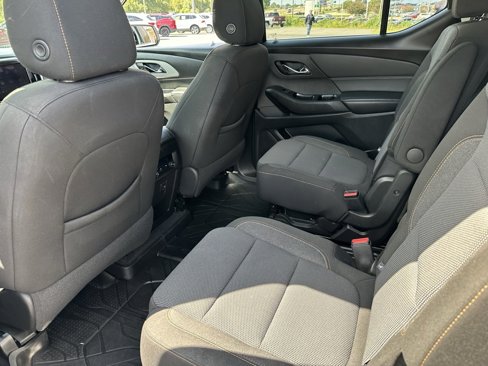 Used 2021 Chevrolet Traverse LT image 16