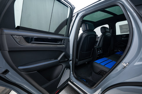 New 2025 Porsche Cayenne GTS image 21