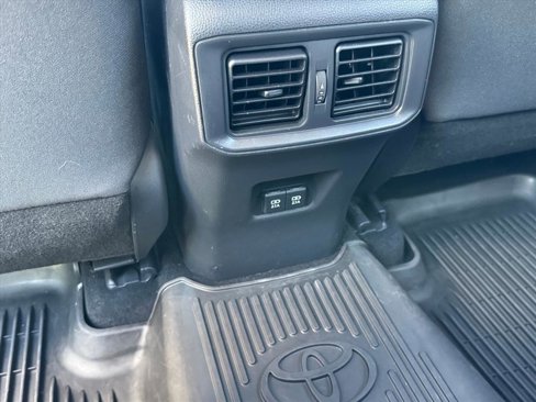 Used 2019 Toyota RAV4 XLE image 10