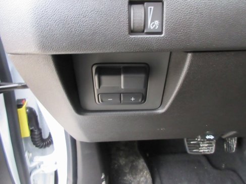 New 2025 GMC Canyon Elevation w/ Convenience Package image 16