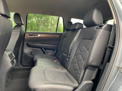 Used 2024 Volkswagen Atlas SE image 26