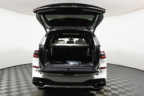 New 2026 BMW X7 xDrive40i w/ Executive Package image 40