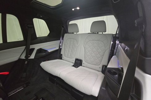 Certified 2024 BMW X7 xDrive40i w/ Executive Package image 28