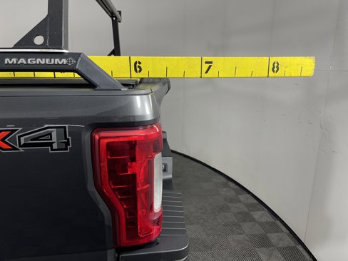 Used 2019 Ford F250 XLT w/ XLT Premium Package image 9