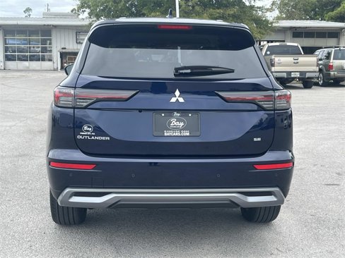 New 2025 Mitsubishi Outlander SE image 4