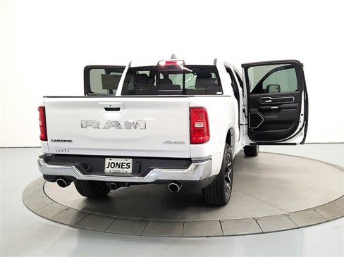 Used 2025 RAM 1500 Laramie image 15