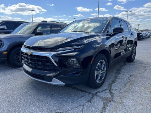 Used 2023 Chevrolet Blazer LT image 3