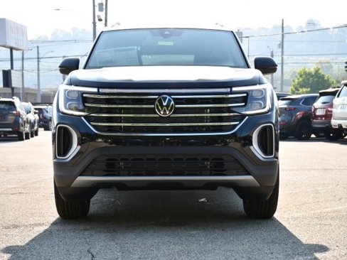 New 2026 Volkswagen Atlas SE image 2