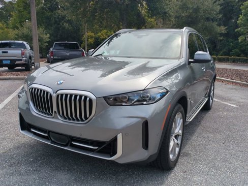 Certified 2024 BMW X5 sDrive40i w/ Premium Package image 2