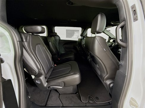 New 2026 Chrysler Pacifica Select image 30