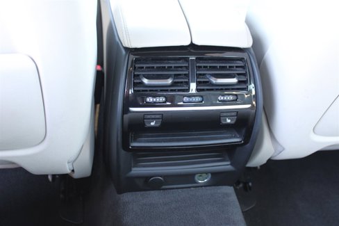 Used 2018 BMW M550i xDrive image 26