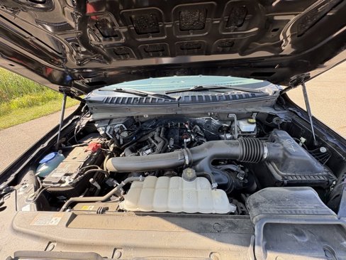 Used 2024 Ford Expedition Max XLT image 16