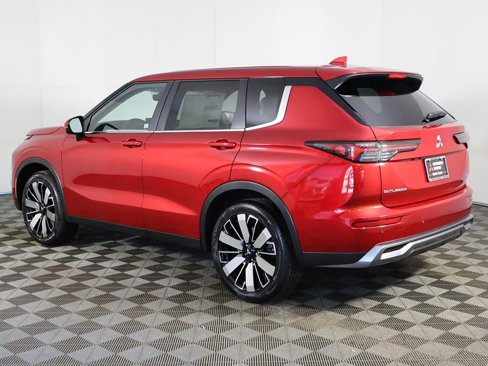 New 2025 Mitsubishi Outlander SE image 12